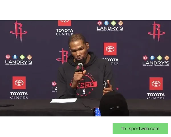 杜兰特谈进攻策略：希望带动队友而非单打独斗